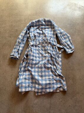 NWOT Heather Taylor Home Luxury Gingham Blue and White Checkered Art Robe